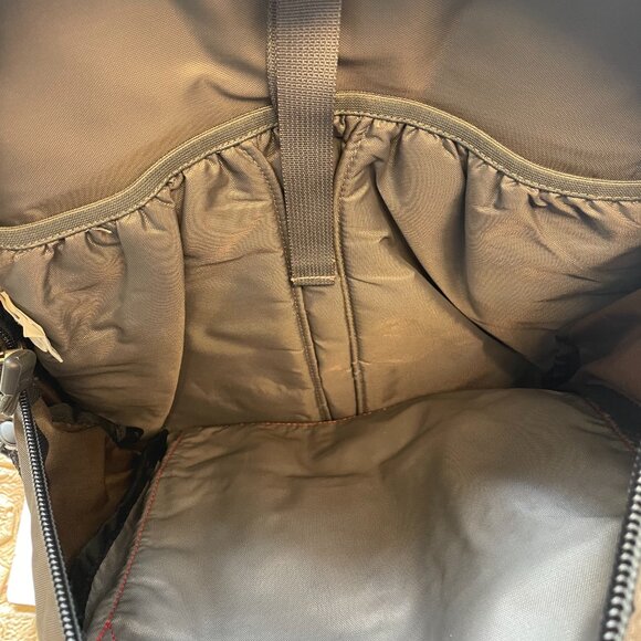 Used backpack in good condition - Picture 8 of 16